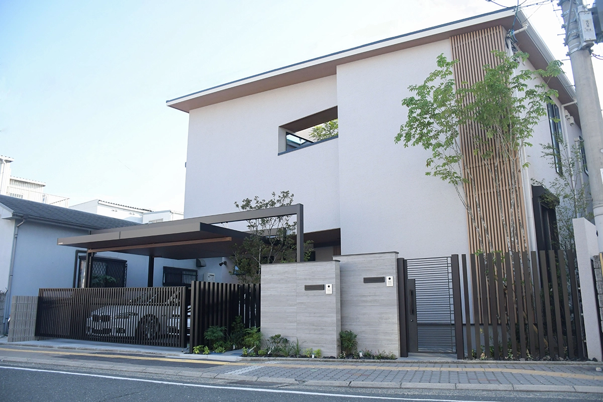 シンプルで高級感漂う、二世帯住宅にリフォームしたクローズ外構 兵庫県神戸市