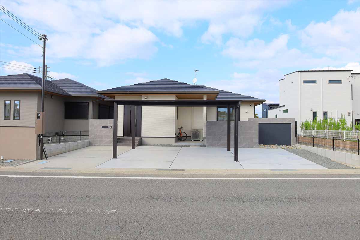 解放感たっぷり シンプルモダンなオープン外構　和歌山県紀の川市　M様邸