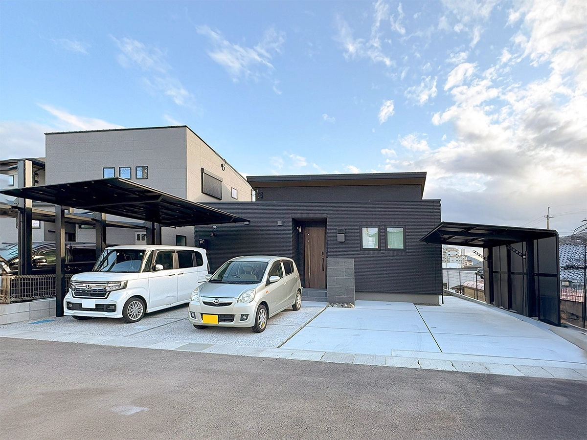 暮らしやすさを叶える、無駄なく整ったスマートモダン外構　和歌山県岩出市　N様邸