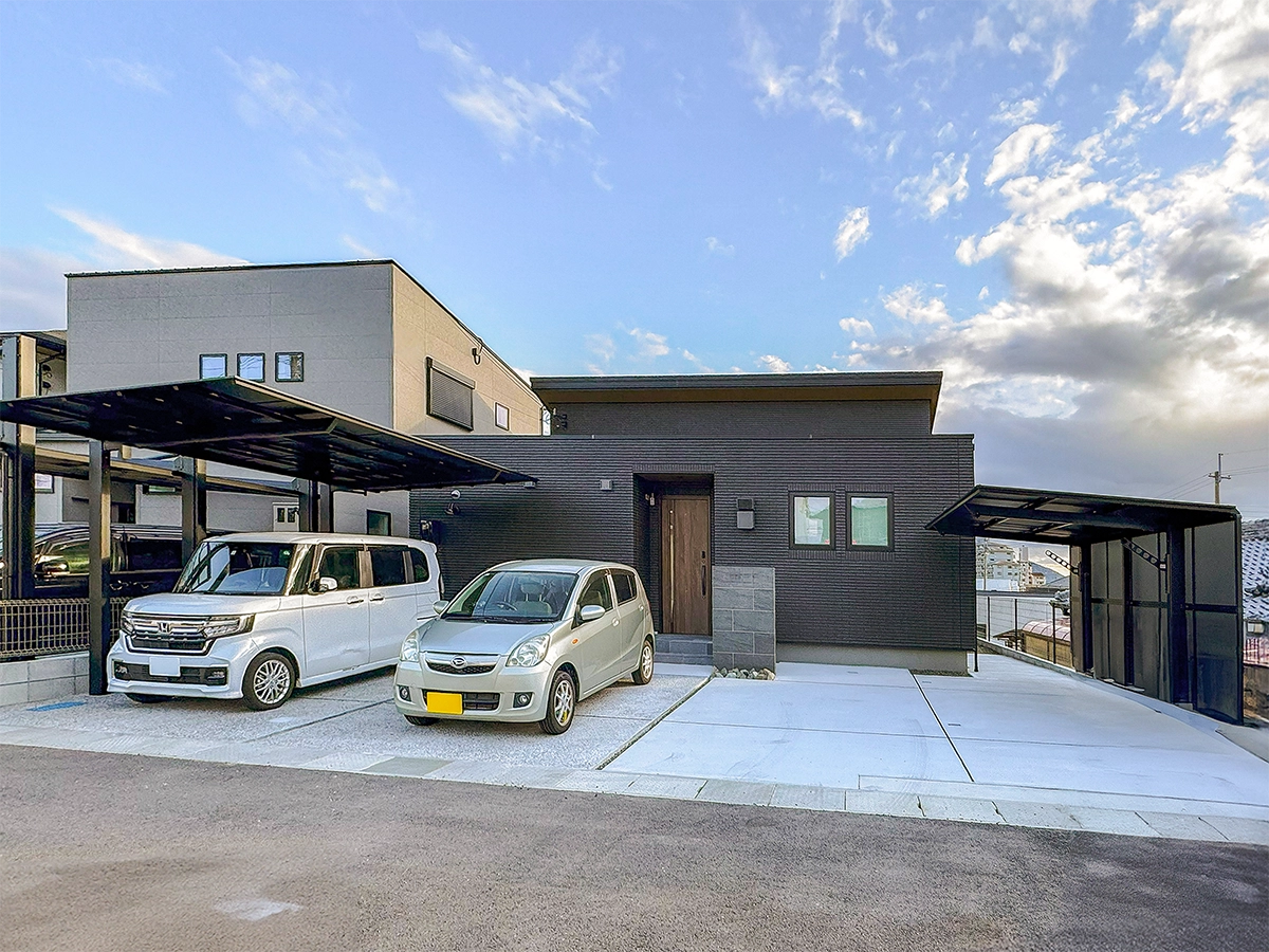 暮らしやすさを叶える、無駄なく整ったスマートモダン外構　和歌山県岩出市　N様邸