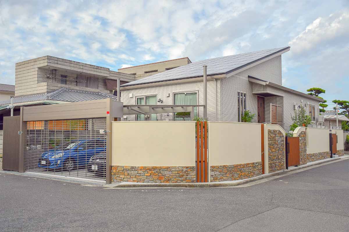 防犯性とデザインを両立した、上質なクローズ外構 H様邸