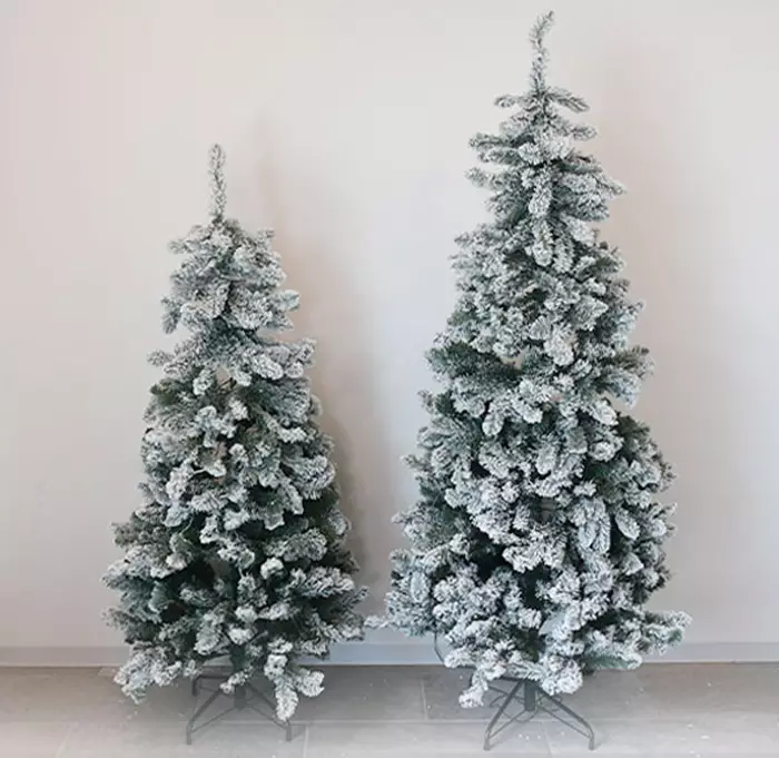 雪化粧クリスマスツリー